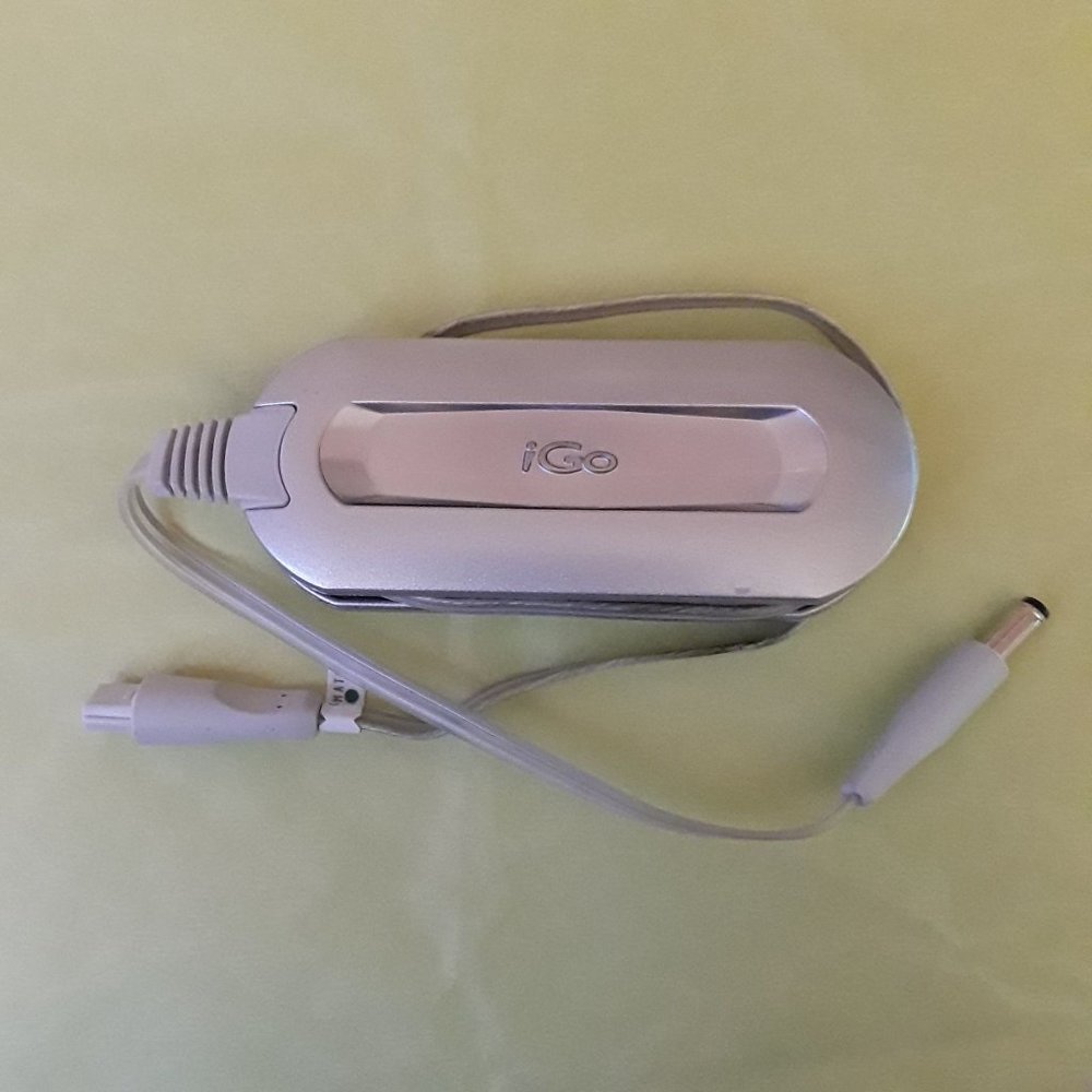 iGO DUAL CHARGER - POWER SUPPLY - UNIT ONLY - MODEL #273-1787 07A04